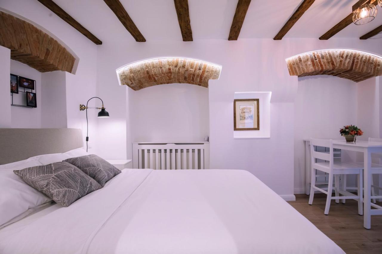 Chic Central Studio Sibiu Exterior photo